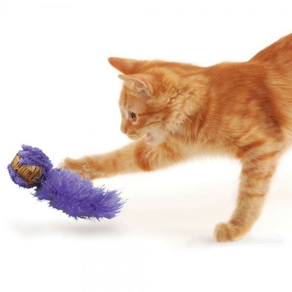 KONG Active Cork Ball with Catnip LIFESTYLE